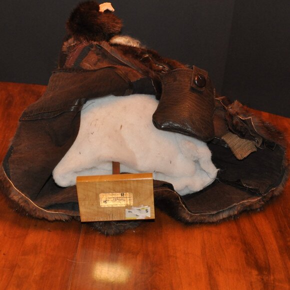 Old World Woodland Santa Handmade Upcycled Leather Beaver Fur Coat 26" Tall - Picture 10 of 10